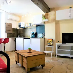 https://le-travertin-avignon.fr-provencehotel.com