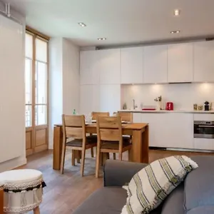 annecy-lac-rent-home.hotels-rhonealpes.com/