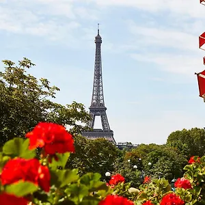 Plaza Athenee - Dorchester Collection Hotell
