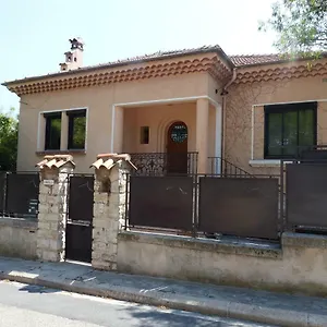 https://loustalet-daix.fr-provencehotel.com